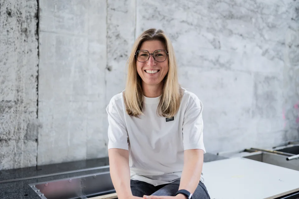 Stefanie Seitz lächelt in die Kamera.